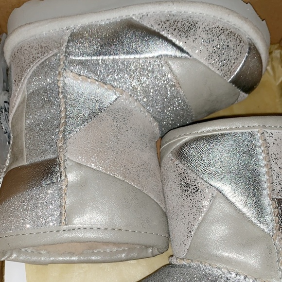 Toddler uggs - Picture 2 of 2